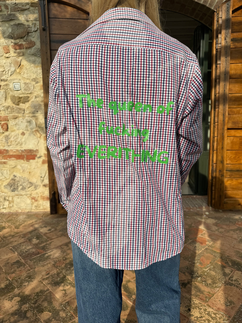 camicia "The queen of fucking everything"